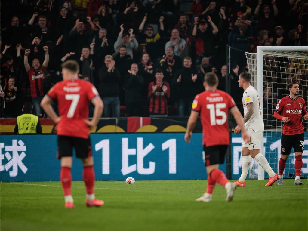 与此同时 与此同时